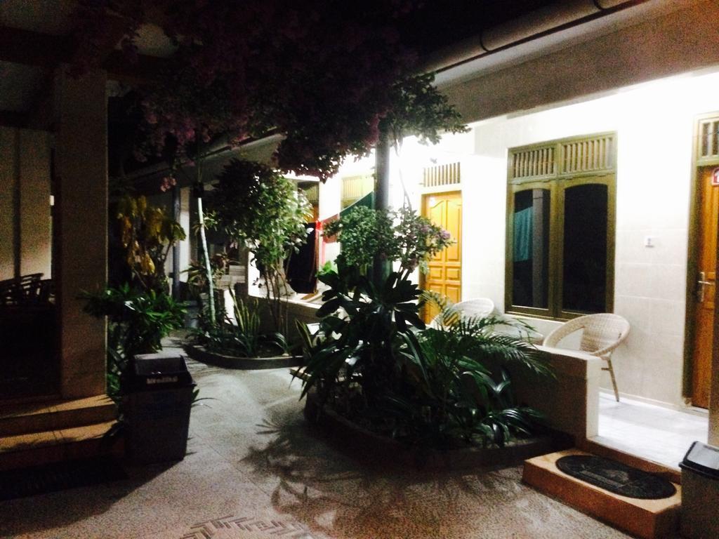 Pondok Sunrise 2 Τζίλι Τραγουανγκάν Εξωτερικό φωτογραφία